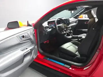 2025 Ford Mustang с пробегом 6 075 км