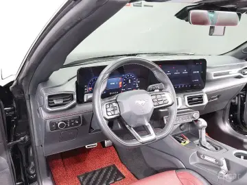 2025 Ford Mustang с пробегом 13 193 км