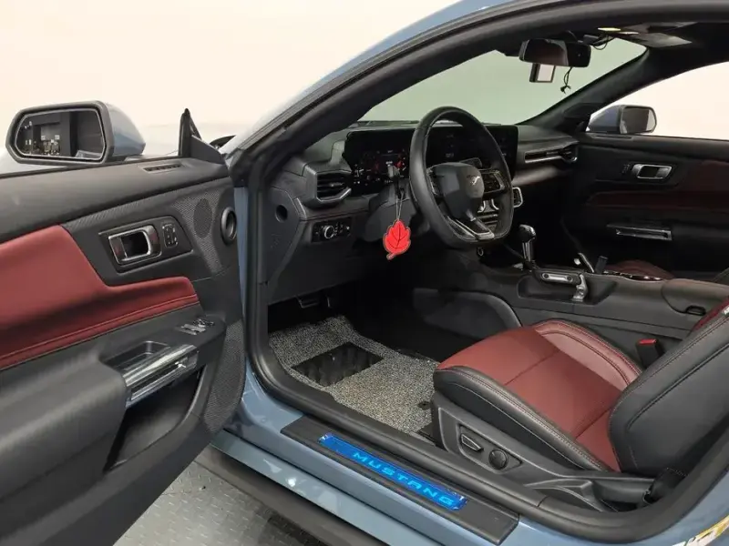 2025 Ford Mustang с пробегом 7 402 км