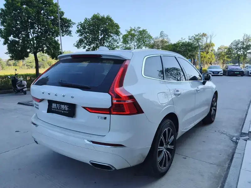 2021 Volvo XC60 с пробегом 89 600 км