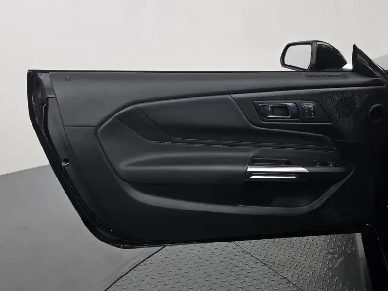 2024 Ford Mustang с пробегом 45 723 км