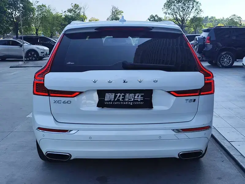 2021 Volvo XC60 с пробегом 84 900 км