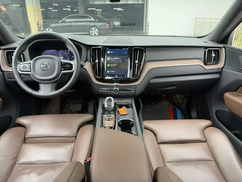 2023 Volvo XC60 с пробегом 60 000 км