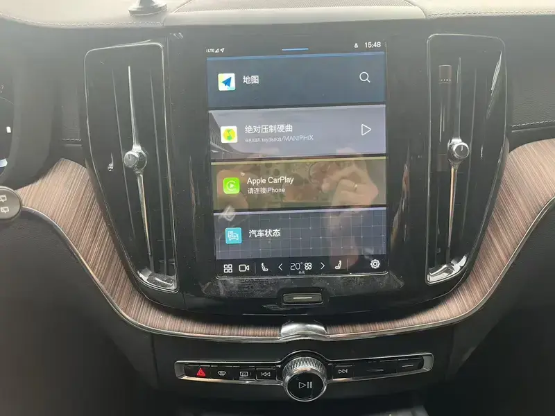 2022 Volvo XC60 с пробегом 76 000 км