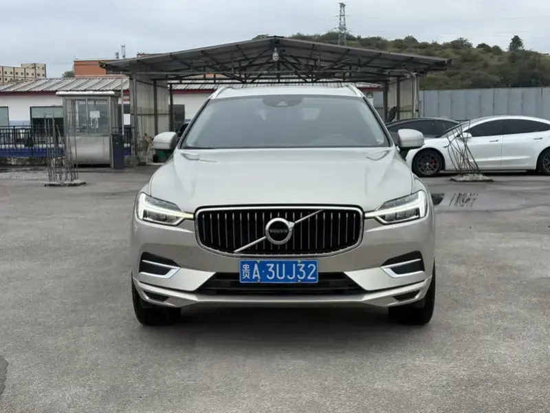 2020 Volvo XC60 с пробегом 68 000 км
