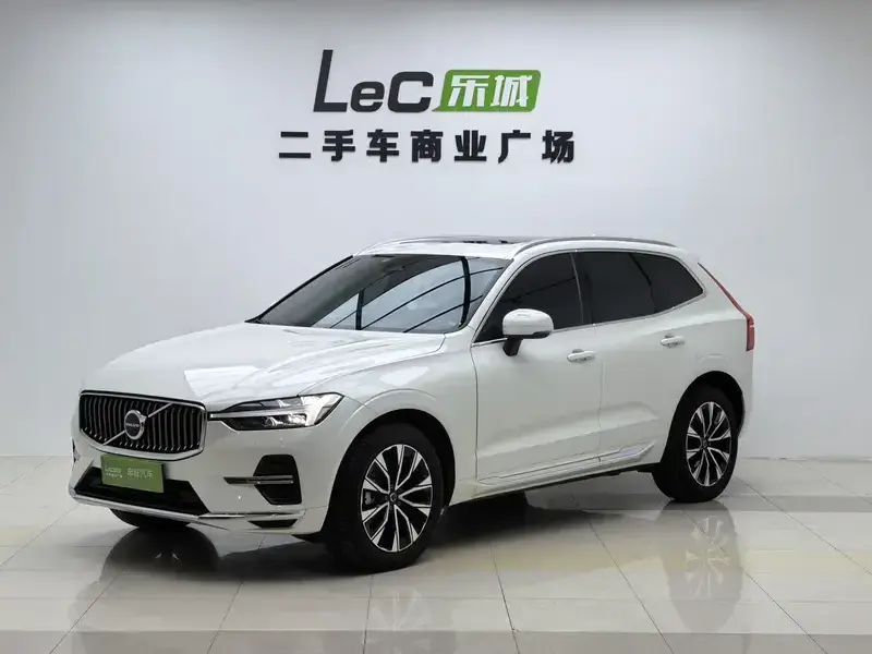 2024 Volvo XC60 с пробегом 36 000 км