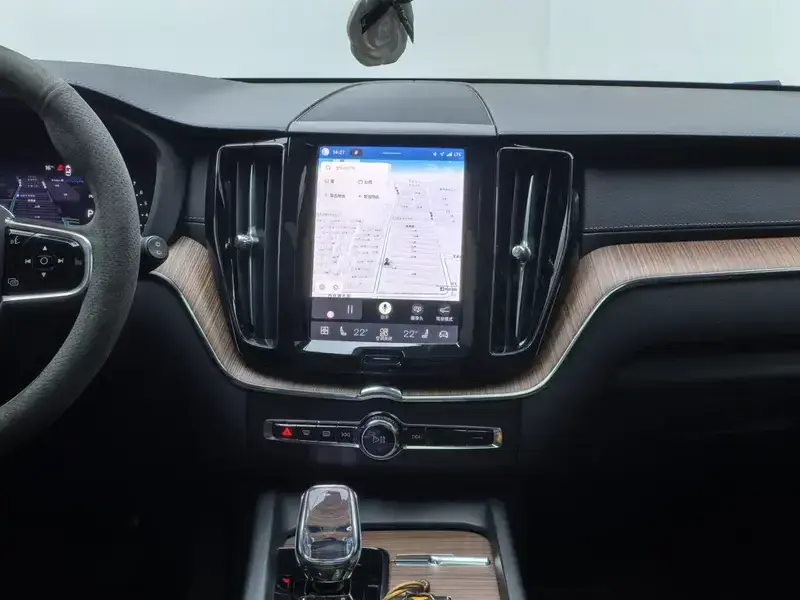 2024 Volvo XC60 с пробегом 36 000 км