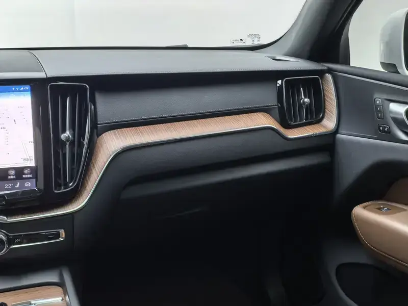 2024 Volvo XC60 с пробегом 36 000 км