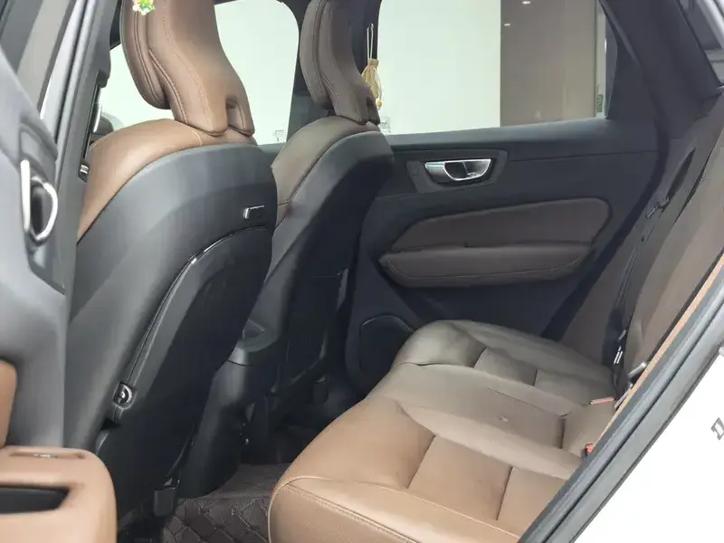 2024 Volvo XC60 с пробегом 36 000 км