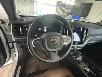2023 Volvo XC60 с пробегом 12 200 км