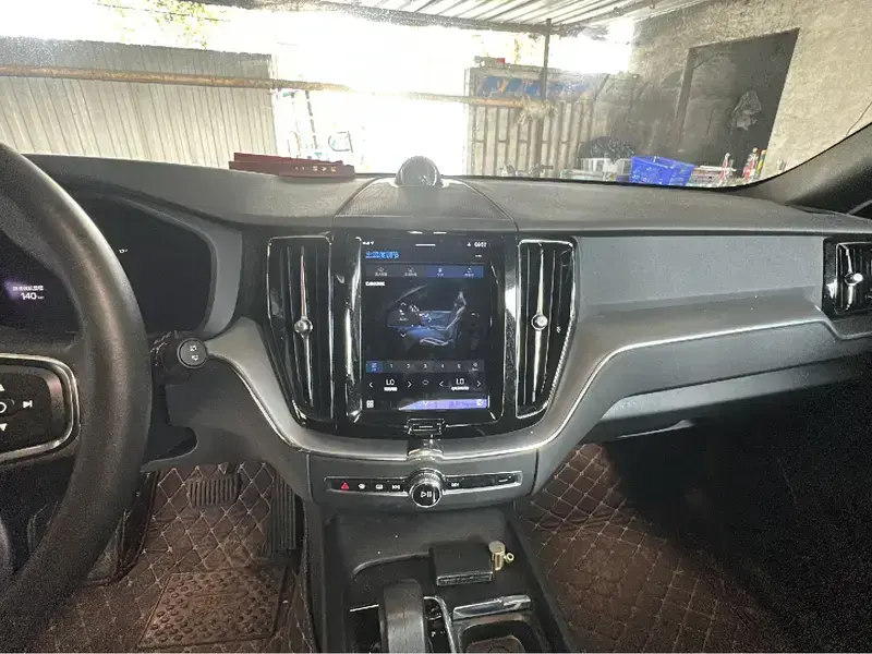 2023 Volvo XC60 с пробегом 12 200 км