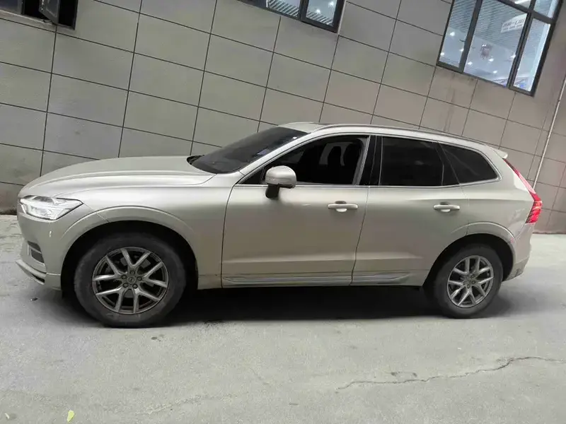 2021 Volvo XC60 с пробегом 43 000 км