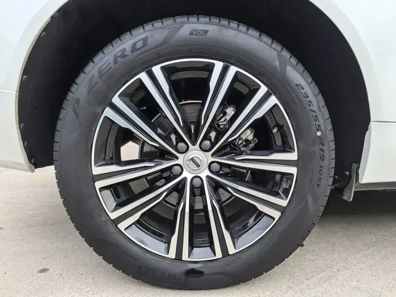 2022 Volvo XC60 с пробегом 84 000 км