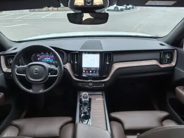 2022 Volvo XC60 с пробегом 84 000 км