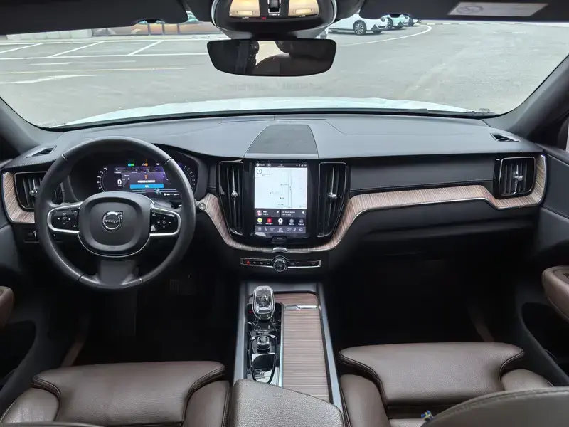 2022 Volvo XC60 с пробегом 84 000 км