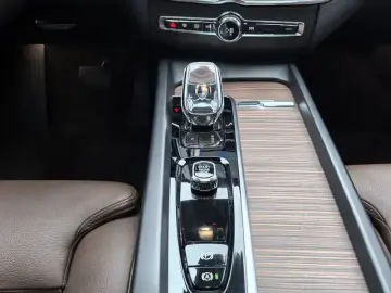 2022 Volvo XC60 с пробегом 84 000 км