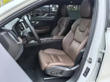 2022 Volvo XC60 с пробегом 84 000 км