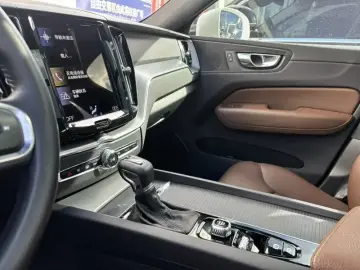 2020 Volvo XC60 с пробегом 75 100 км