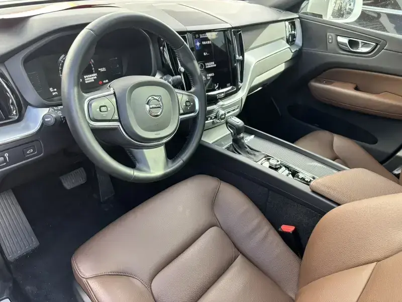 2020 Volvo XC60 с пробегом 75 100 км
