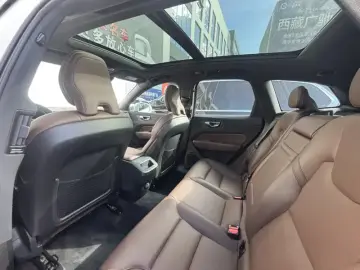 2020 Volvo XC60 с пробегом 75 100 км