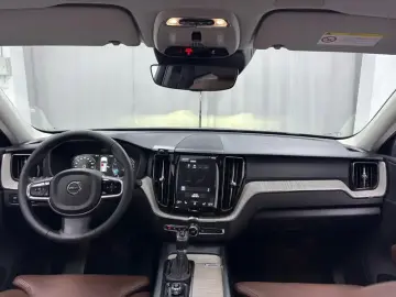 2020 Volvo XC60 с пробегом 89 000 км