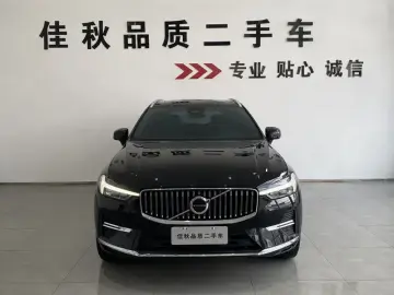 2022 Volvo XC60 с пробегом 70 800 км