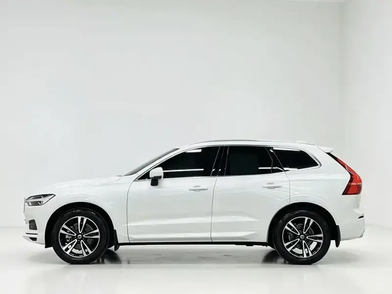 2019 Volvo XC60 с пробегом 82 000 км