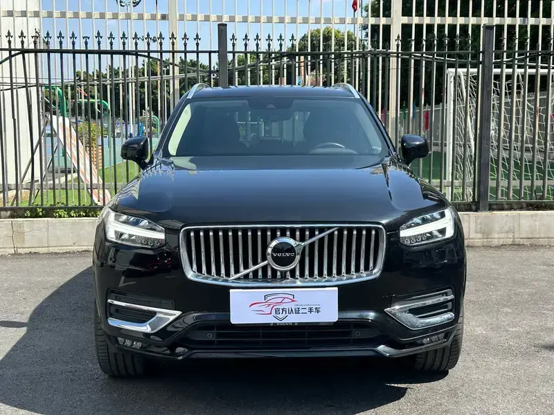 2020 Volvo XC90 с пробегом 53 000 км