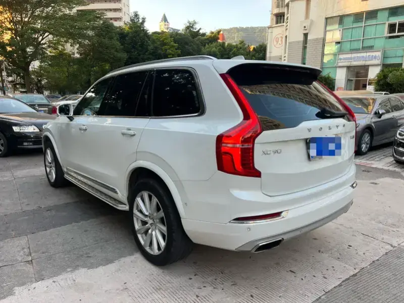 2019 Volvo XC90 с пробегом 124 000 км