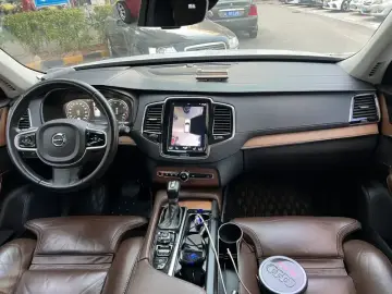 2019 Volvo XC90 с пробегом 124 000 км
