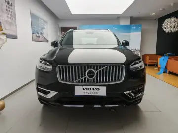 2025 Volvo XC90 с пробегом 24 000 км