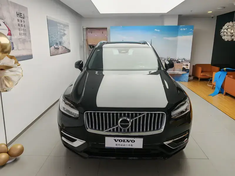 2025 Volvo XC90 с пробегом 24 000 км