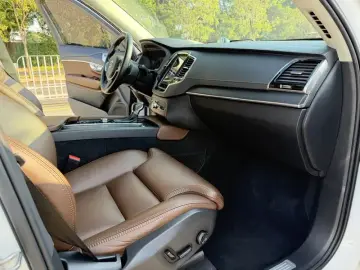 2020 Volvo XC90 с пробегом 80 000 км