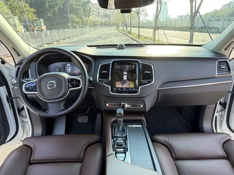 2020 Volvo XC90 с пробегом 80 000 км