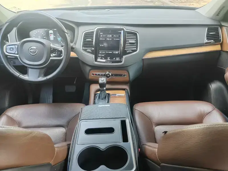 2020 Volvo XC90 с пробегом 264 000 км