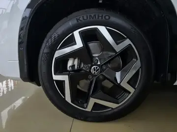 2026 Volkswagen Tayron с пробегом 100 км