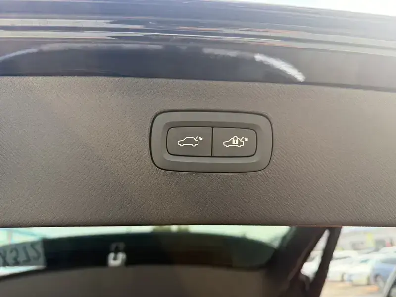 2025 Volvo XC90 с пробегом 5 300 км