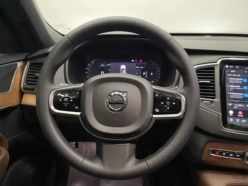 2023 Volvo XC90 с пробегом 58 000 км