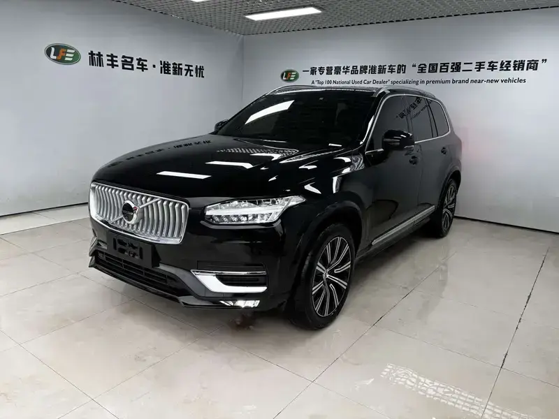 2024 Volvo XC90 с пробегом 18 000 км