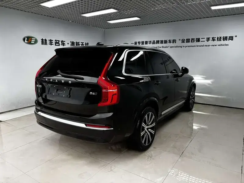 2024 Volvo XC90 с пробегом 18 000 км