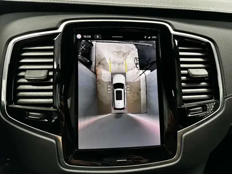 2024 Volvo XC90 с пробегом 18 000 км