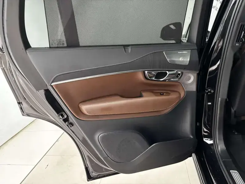 2024 Volvo XC90 с пробегом 18 000 км