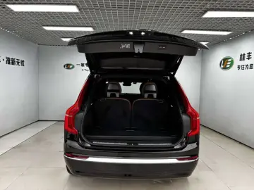 2024 Volvo XC90 с пробегом 18 000 км