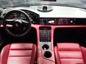 2021 Porsche Taycan с пробегом 34 325 км