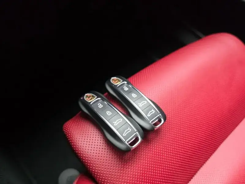 2021 Porsche Taycan с пробегом 34 325 км