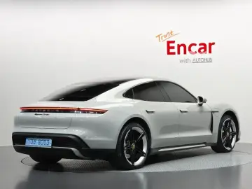 2023 Porsche Taycan с пробегом 23 125 км