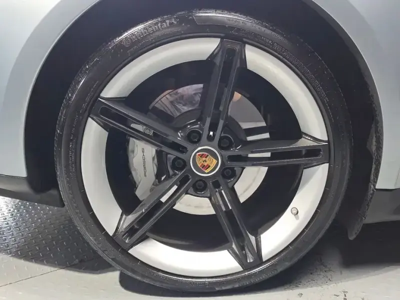 2020 Porsche Taycan с пробегом 50 437 км