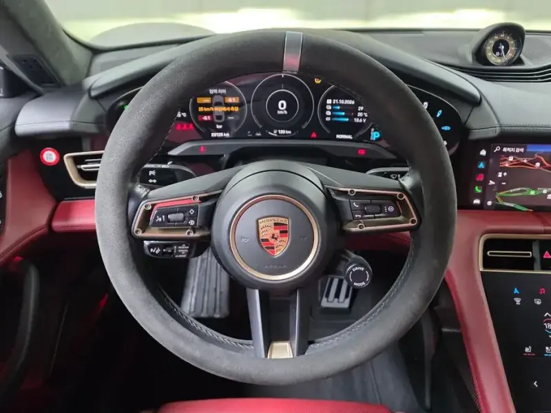 2023 Porsche Taycan с пробегом 23 125 км