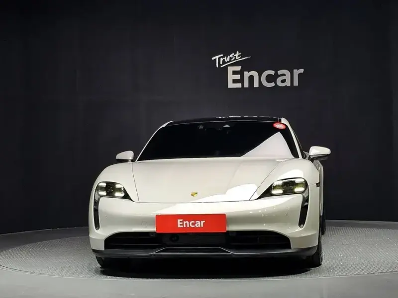 2023 Porsche Taycan с пробегом 51 347 км