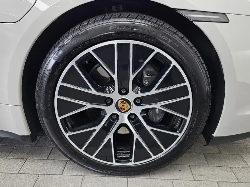 2023 Porsche Taycan с пробегом 51 347 км